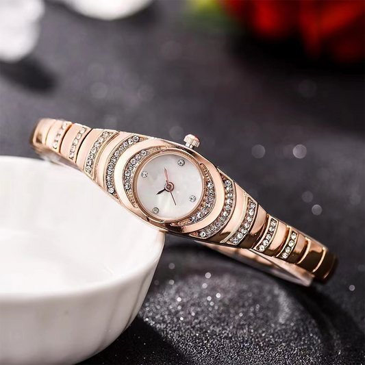 ⏳Tidsbegränsat specialerbjudande💎Damarmbandsklocka med strass⌚