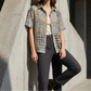 👚 50 % RABATT JUST NU! ✨ Sommarblus med krage för dam – abstrakt mönster, ledig passform och luftig – lätt, andas bra och perfekt för varma dagar eller en avslappnad kontorslook 🍃