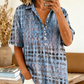 👚 50 % RABATT JUST NU! ✨ Sommarblus med krage för dam – abstrakt mönster, ledig passform och luftig – lätt, andas bra och perfekt för varma dagar eller en avslappnad kontorslook 🍃